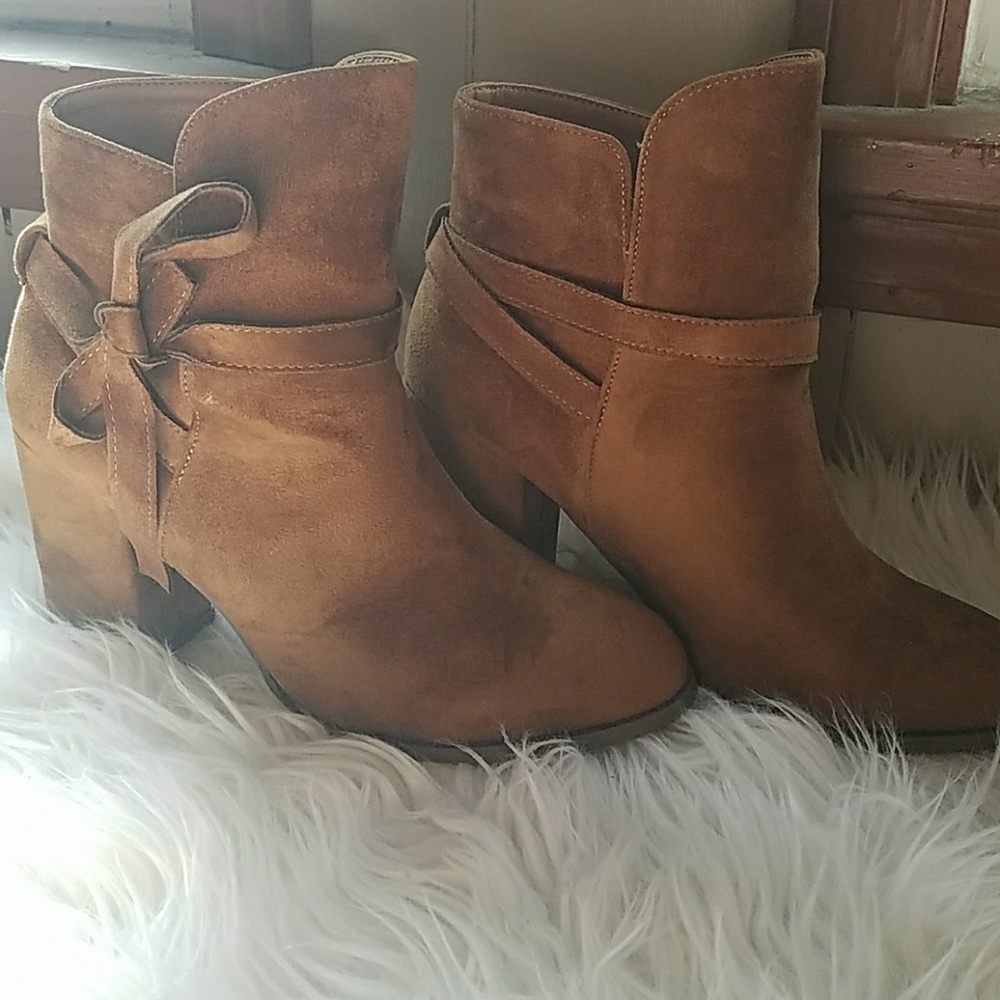 Size 10 suede booties